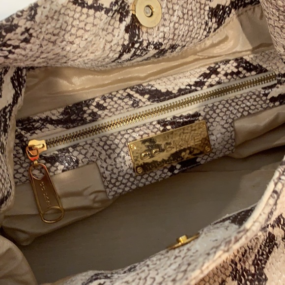CC SKYE Python handbag beautiful and like new - Picture 4 of 6